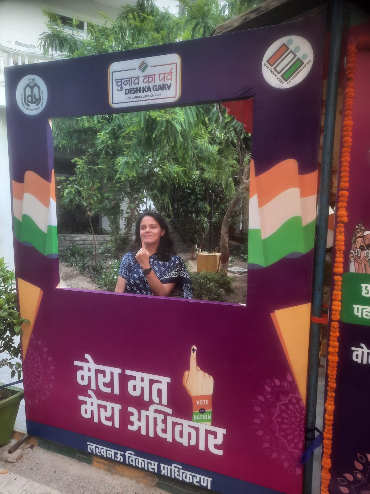 IAS Dr. Roshan Jacob, Commissioner of Lucknow, cast her vote